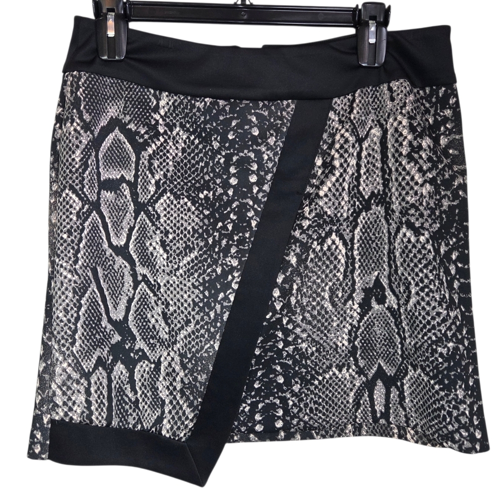 Chic Black and Gray Asymmetrical Snake Print Mini Skirt Size XL